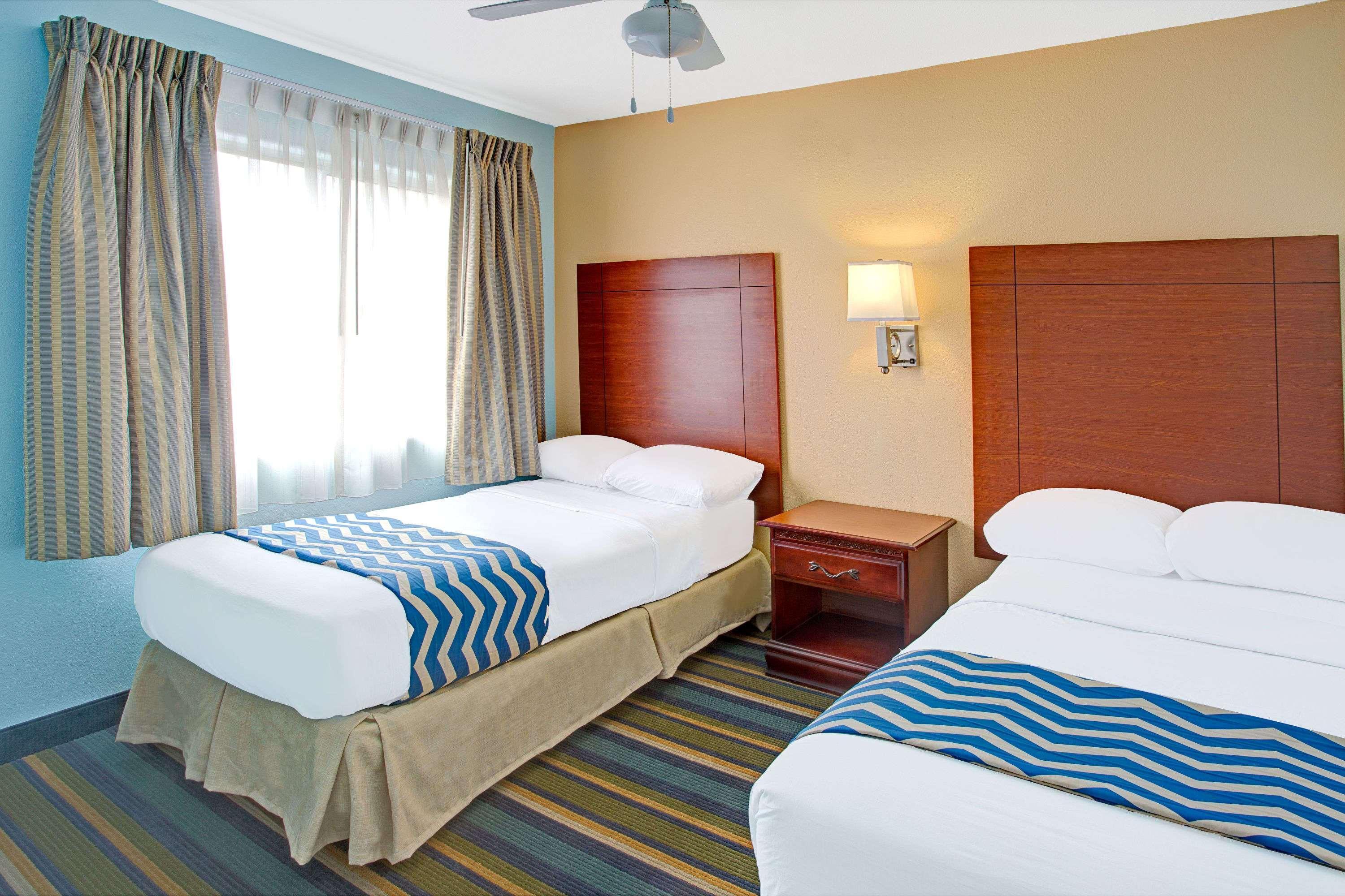 Travelodge By Wyndham Bishop Exterior photo