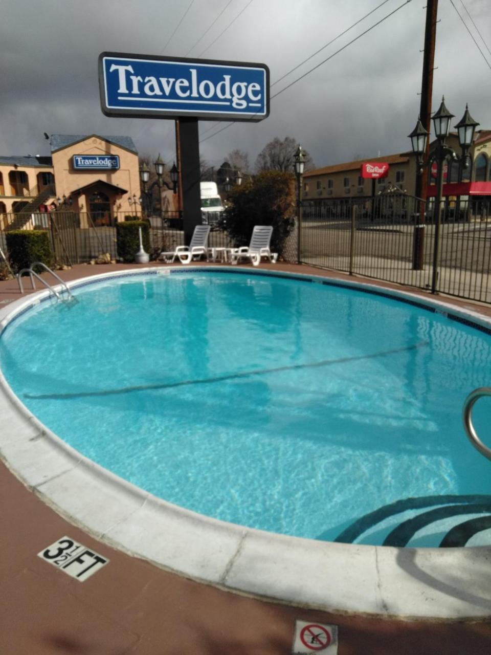 Travelodge By Wyndham Bishop Exterior photo